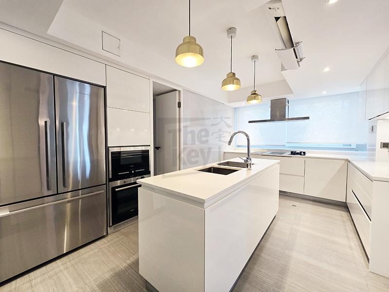 photo 11 — 56 Repulse Bay Road, Repulse Bay