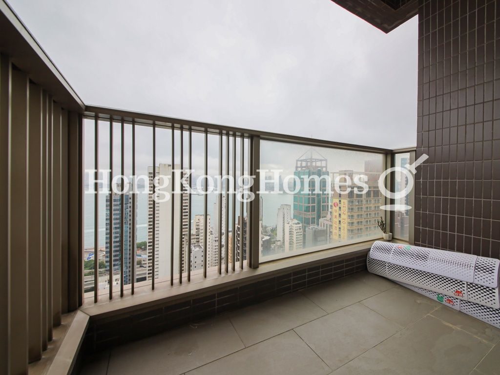 Balcony off Living and Dining Room — 縉城峰-第2座，西營盤