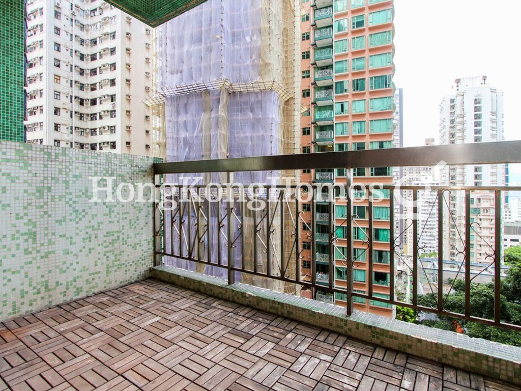 Balcony off Living Room & Dining Room — 金麗閣，西半山