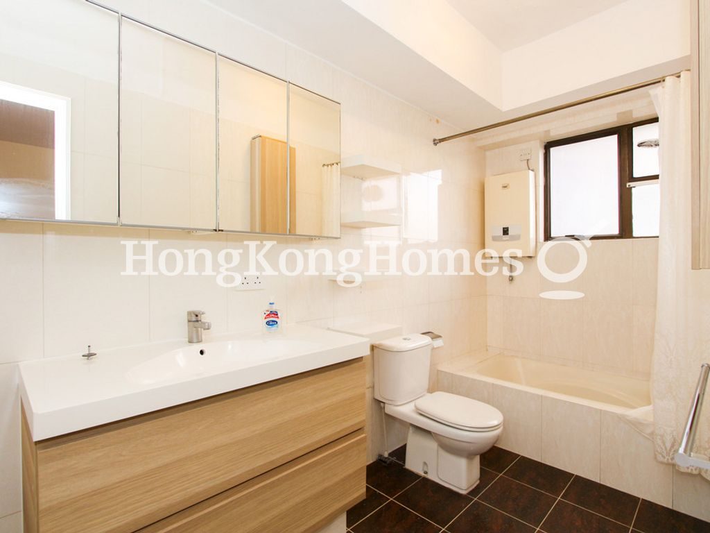Master Bathroom — 金麗閣，西半山
