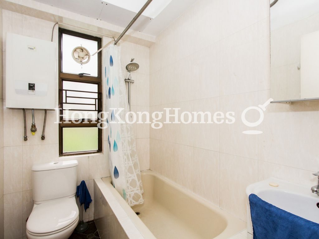 Guest Bathroom — 金麗閣，西半山