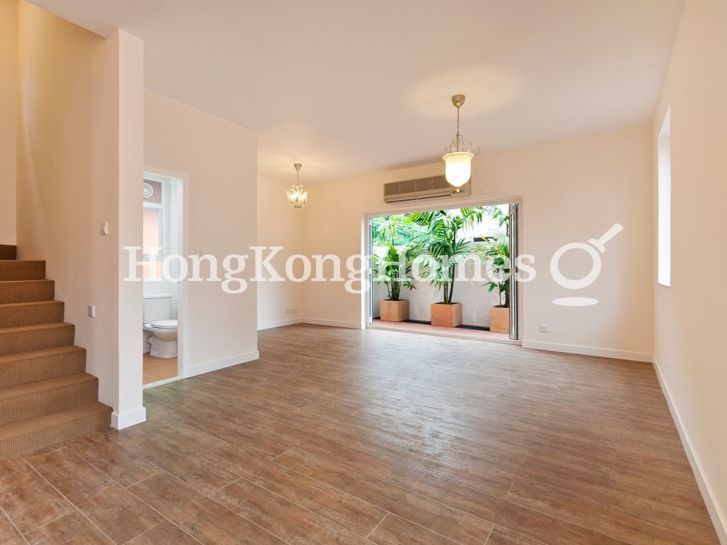 Living and Dining Room — Mok Tse Che, Sai Kung
