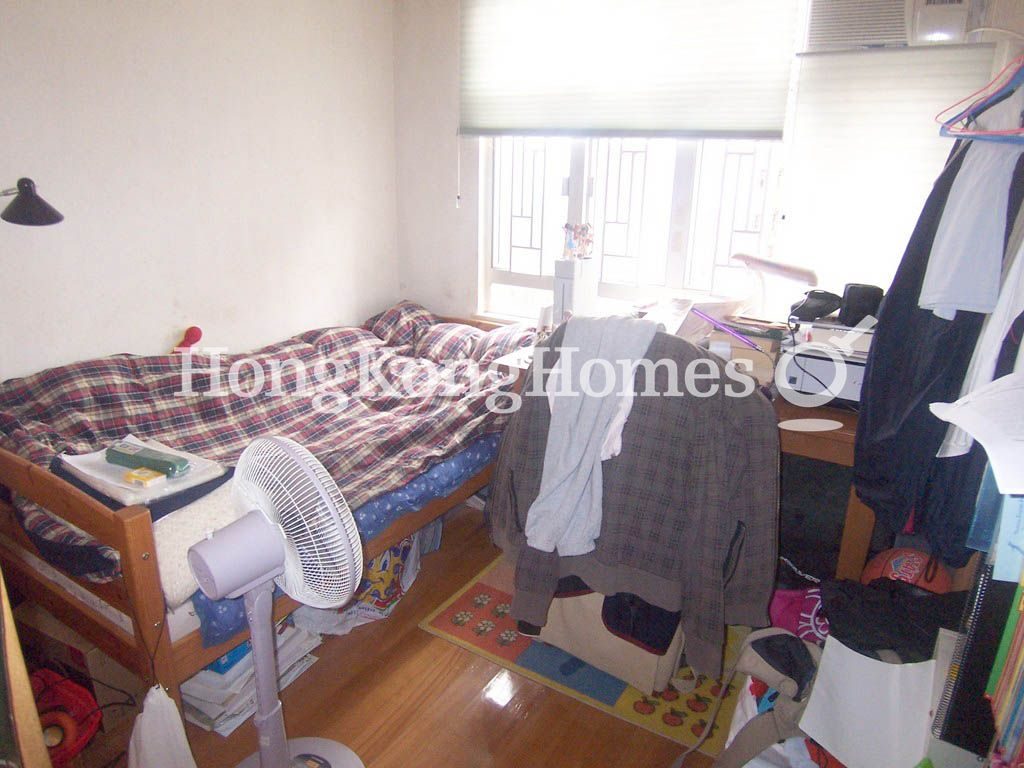 Second Bedroom — 園，大坑