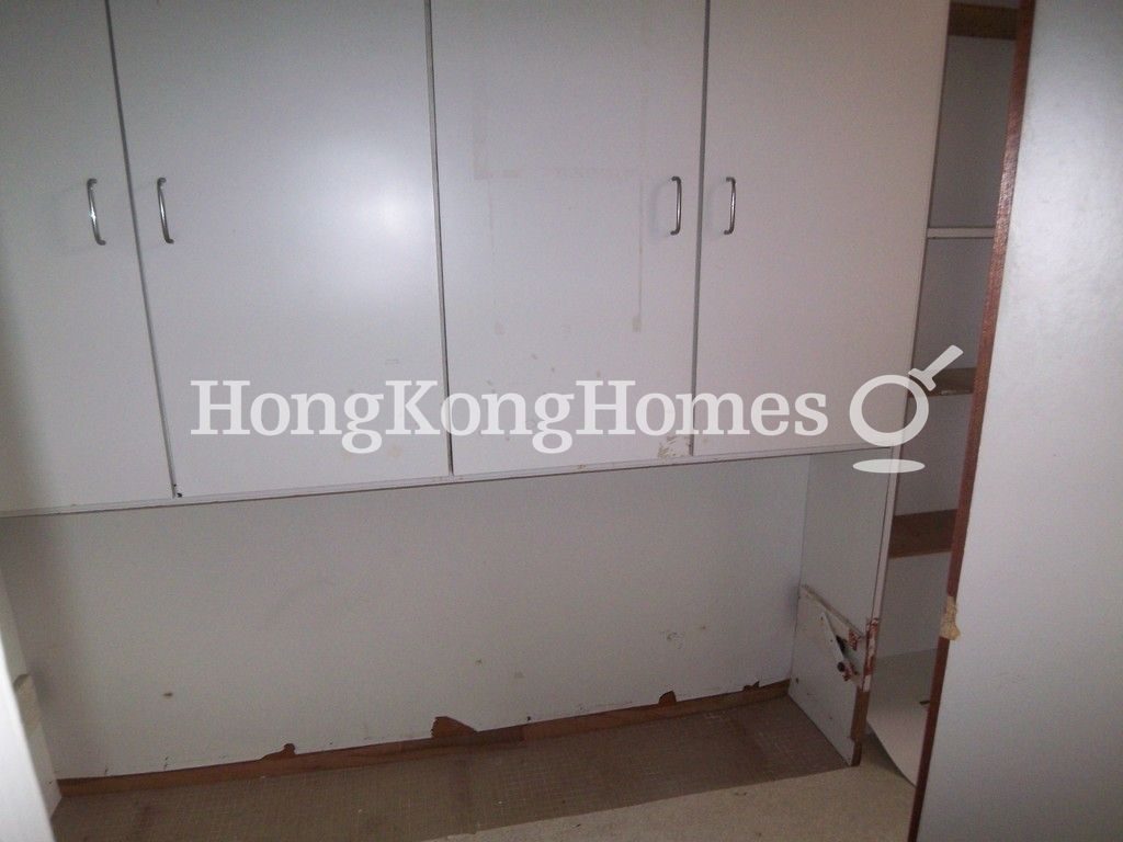Maid's Room with Toilet — 金山花園 - B座，跑馬地