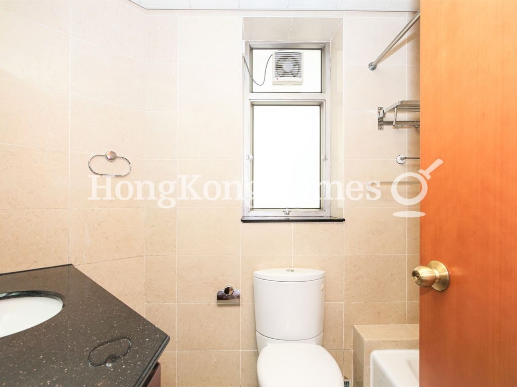 Master Bathroom — 擎天半島 3座，尖沙咀