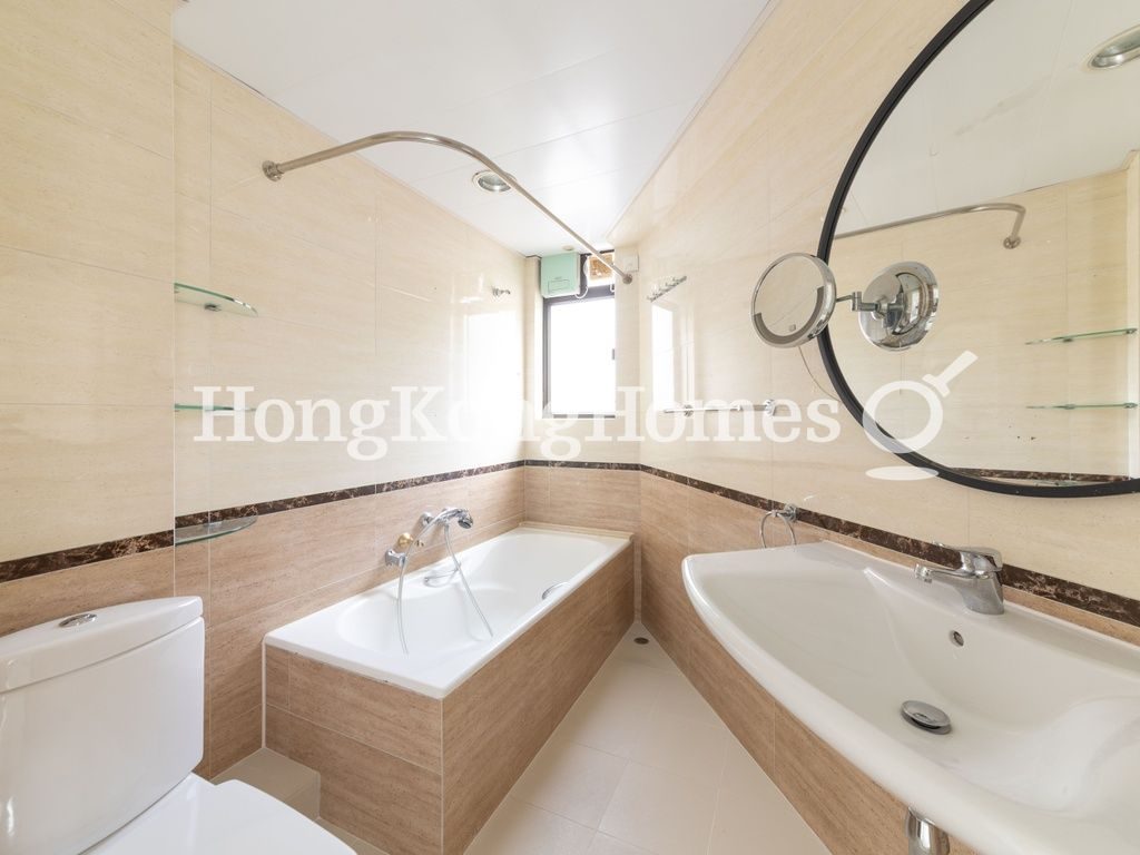 Master Bathroom — 金輝園，跑馬地