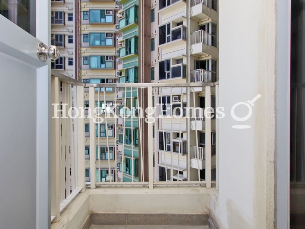 Balcony off Living and Dining Room — 嘉亨灣 05座，鰂魚涌