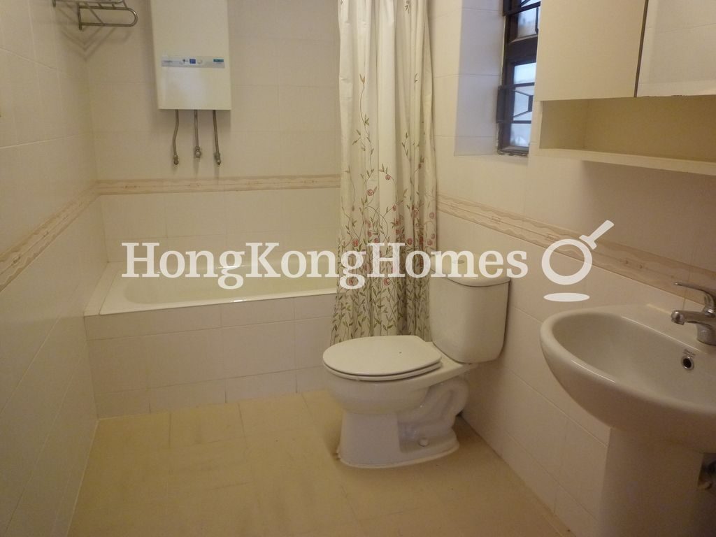 Master Bathroom — 樂陶苑 - C座，跑馬地