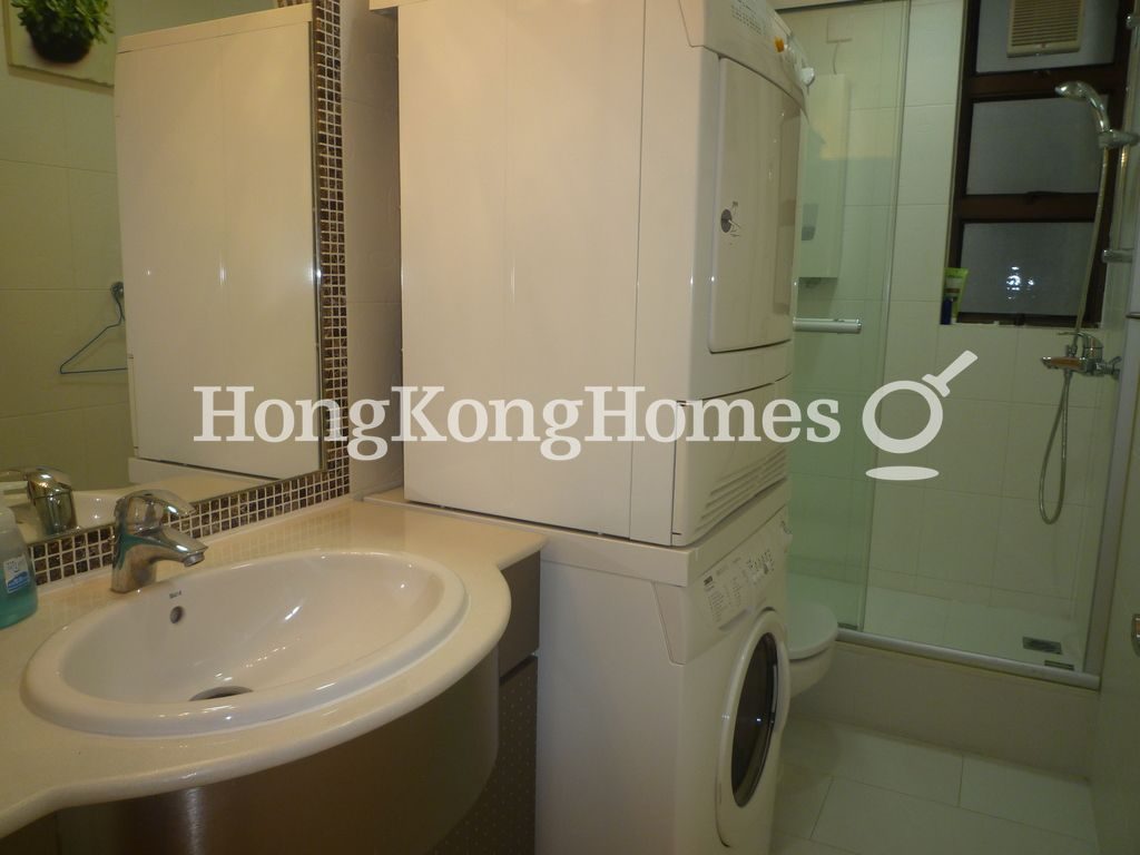 Guest Bathroom — 樂陶苑 - D座，跑馬地