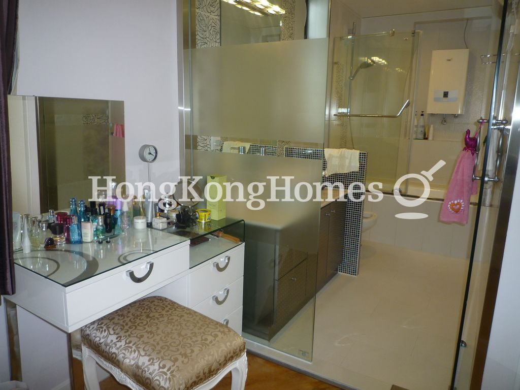 Master Bathroom — 樂陶苑 - D座，跑馬地