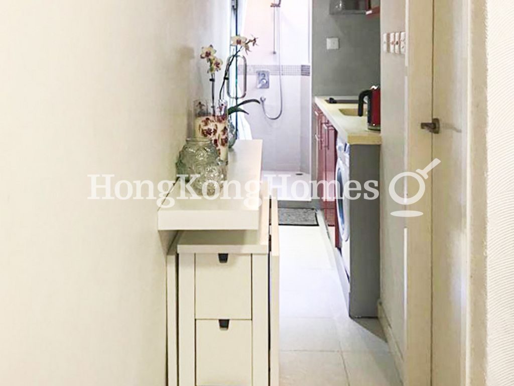 Corridor to Kitchen and Shower Stall — 匯源閣，灣仔