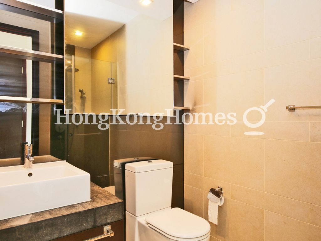 Ensuite Bathroom — 嘉薈軒，灣仔