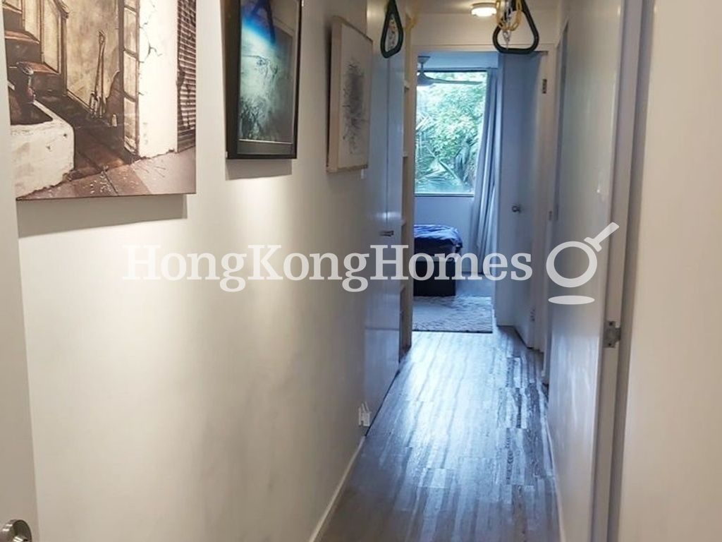 Hallway — 怡林閣 - B座，薄扶林