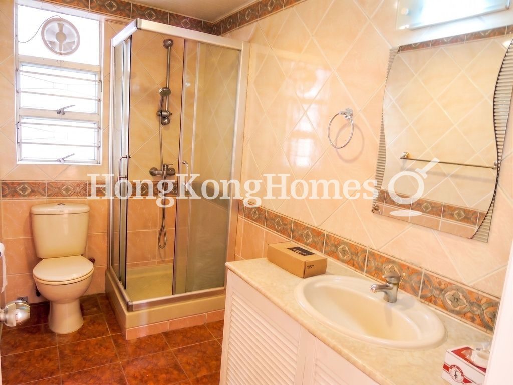 Guest Bathroom — 碧瑤灣 - 第20座，薄扶林