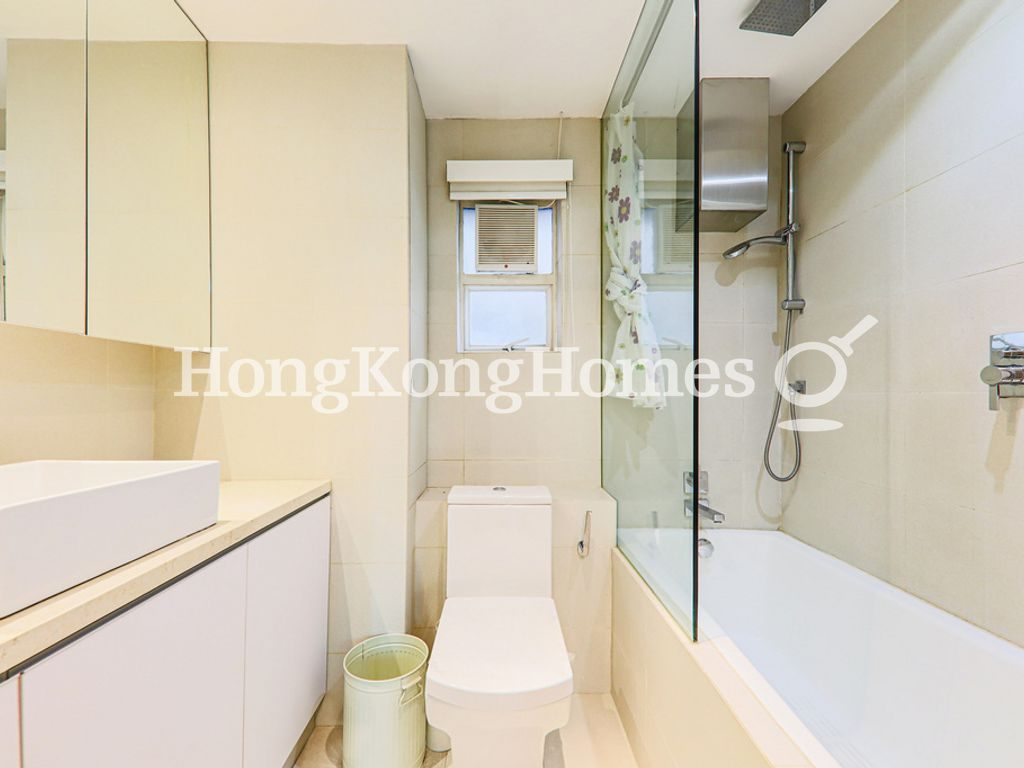 Second Ensuite Bathroom — Albron Court, Mid-levels West