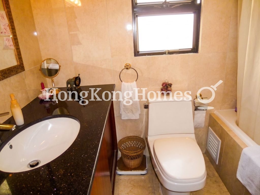 Master Bathroom — 碧瑤灣 - 第18座，薄扶林