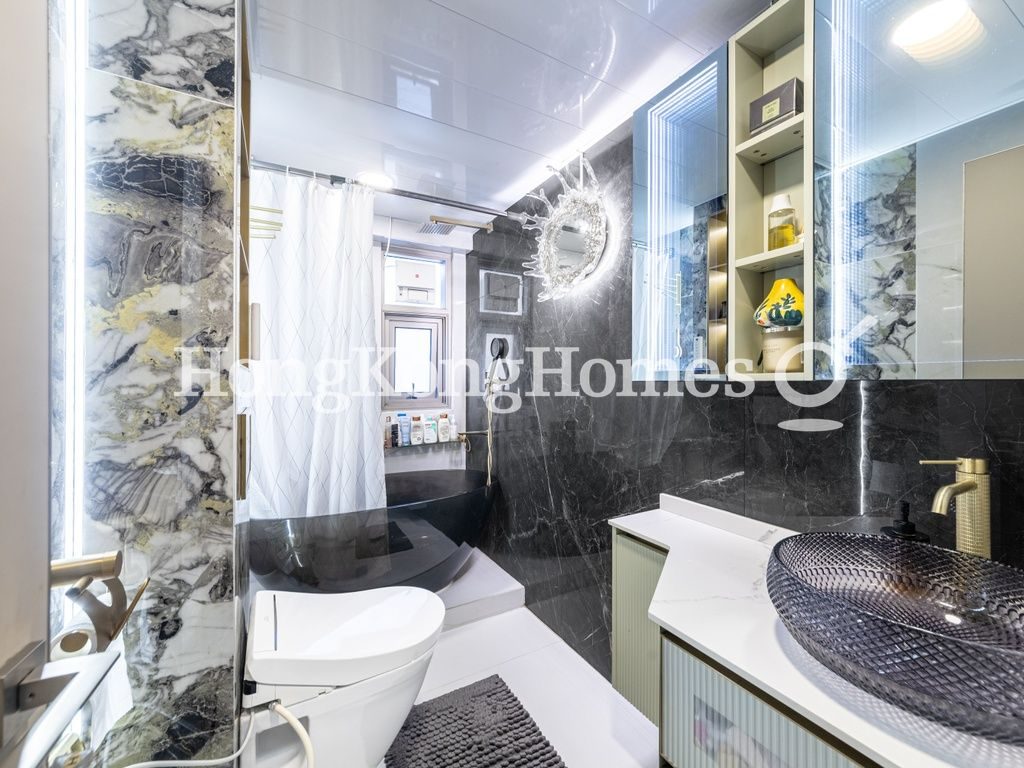 Guest Bathroom — 碧瑤灣 - 第19座，薄扶林