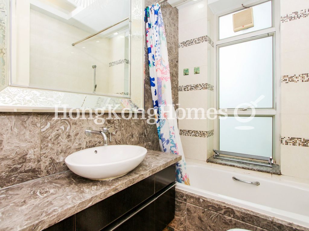 Guest Bathroom — Casa 880, Quarry Bay