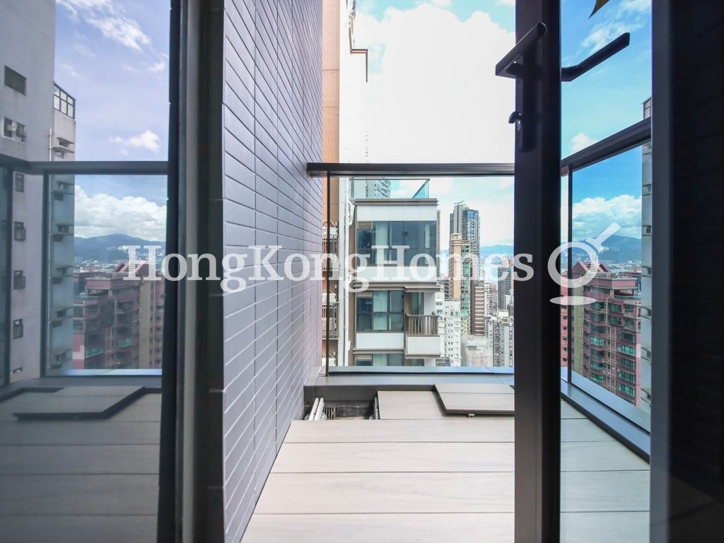 Balcony off Living and Dining Room — 半山捌號，西半山