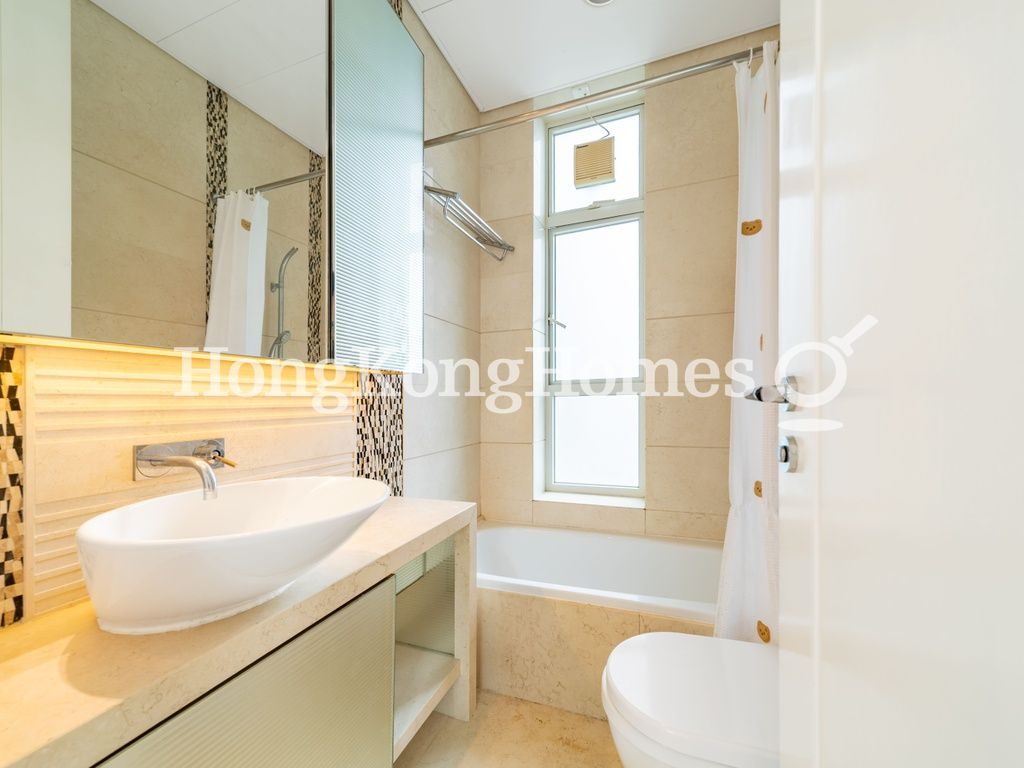 Guest Bathroom — 干德道18號，西半山