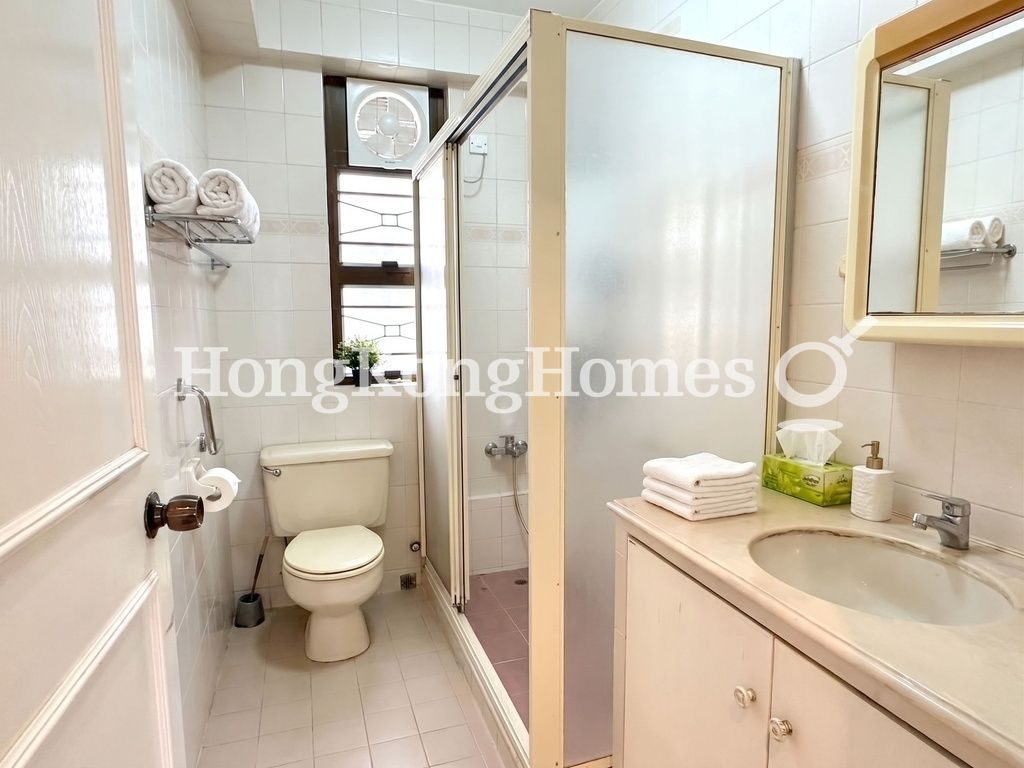 Master Bathroom — 翠園，跑馬地