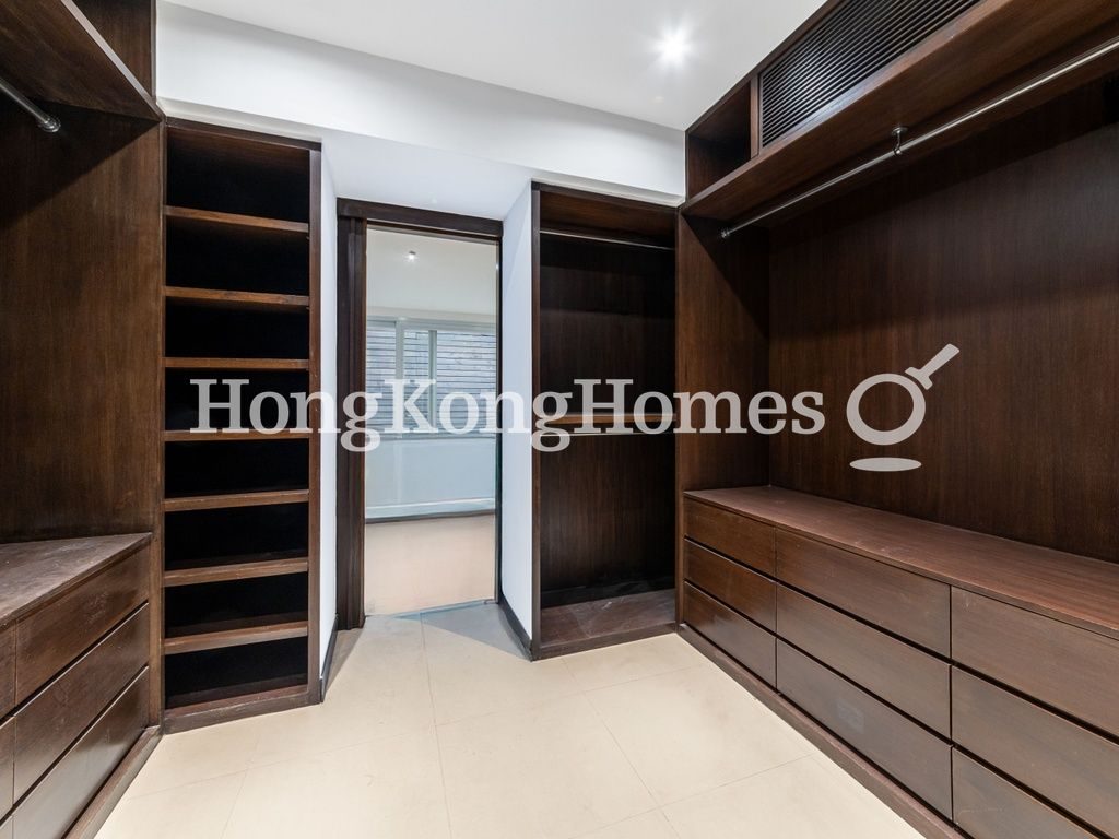 Walk-in closet in Second Bedroom — Fullway Garden, Clear Water Bay
