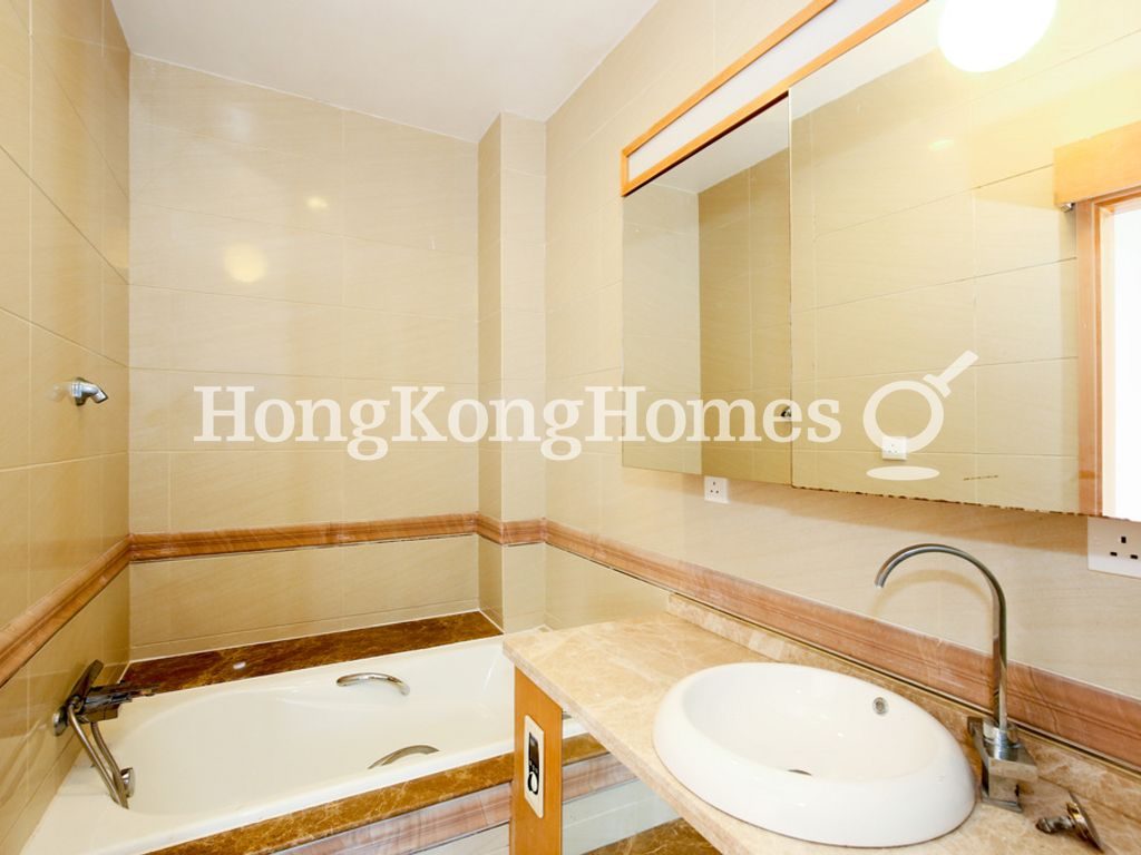 Master Bathroom — 康曦花園，清水灣