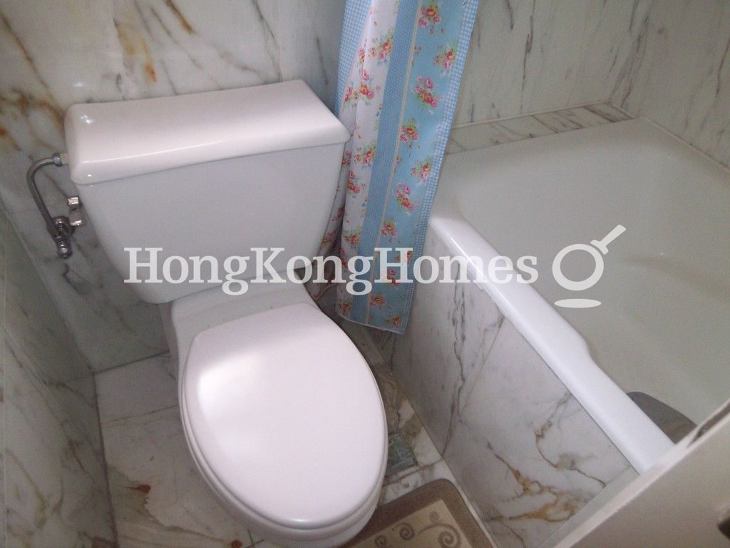 Master Bathroom — 陽明山莊 05 座 山景園，淺水灣