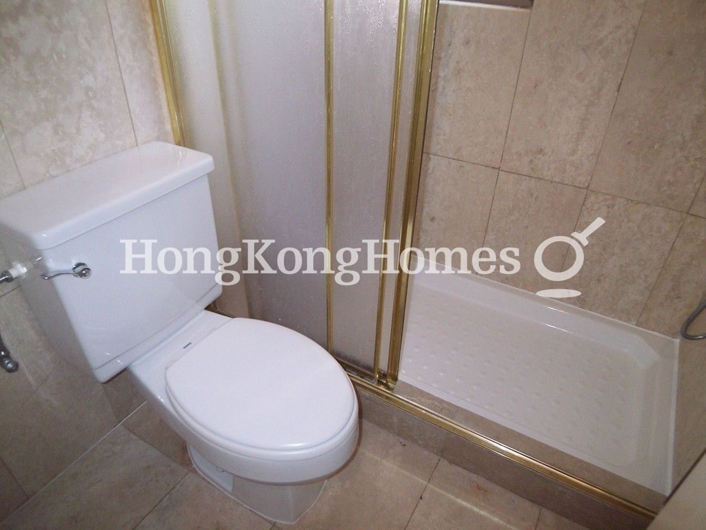 Second Ensuite Bathroom — 陽明山莊 05 座 山景園，淺水灣
