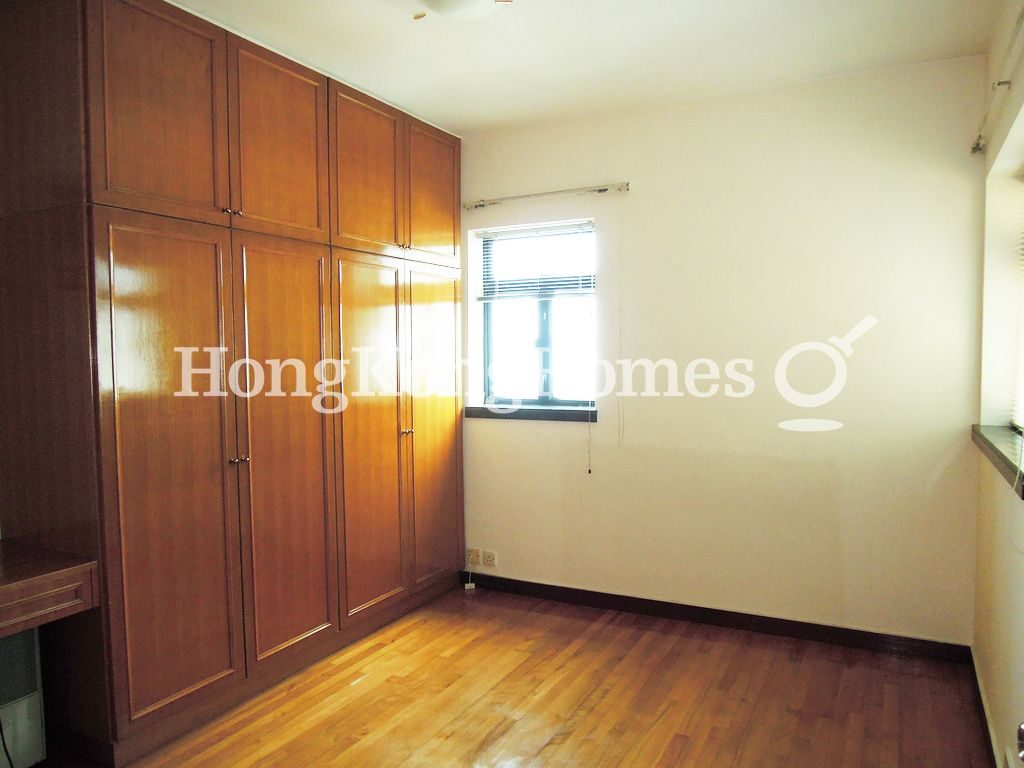 Built-in Wardrobe in Master Bedroom — Imperial Court - Block C, Mid-levels West