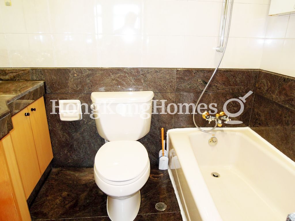Master Bathroom — Imperial Court - Block C, Mid-levels West