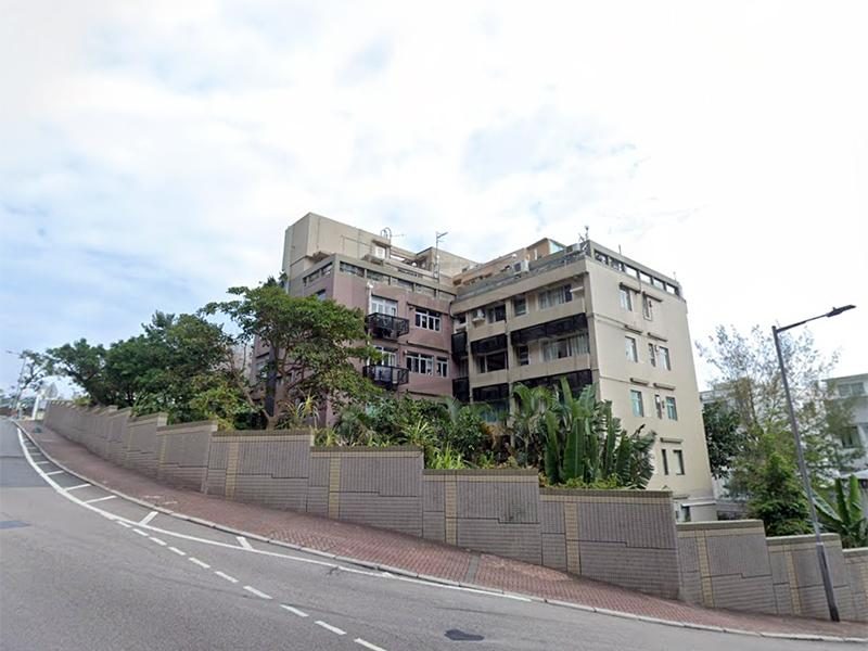 photo 2 — Guildford Garden, The Peak