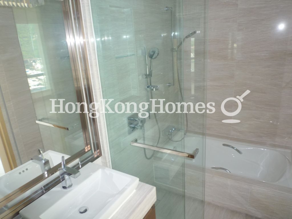 First Guest Bathroom — 南灣 - 第6座，鴨脷洲