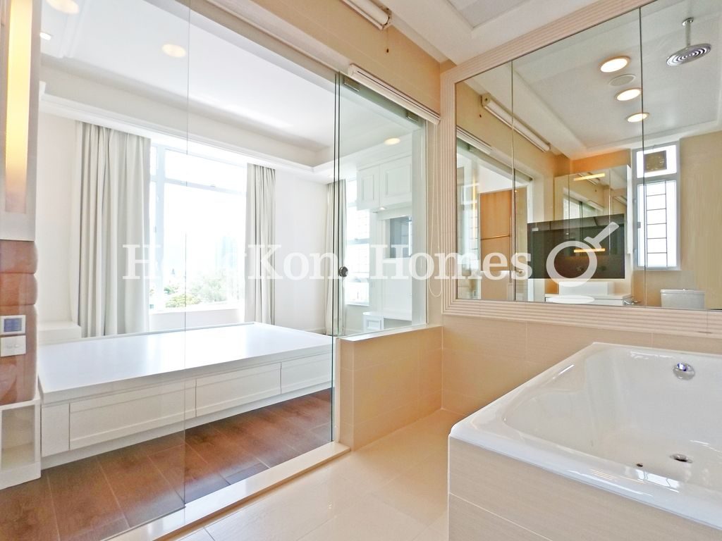 Master Bathroom — 明頓別墅，渣甸山