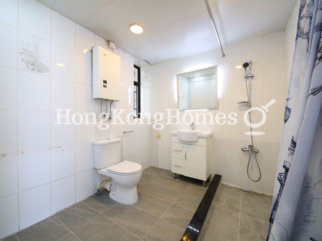 Master Bathroom — Park Towers - Tower One, North Point