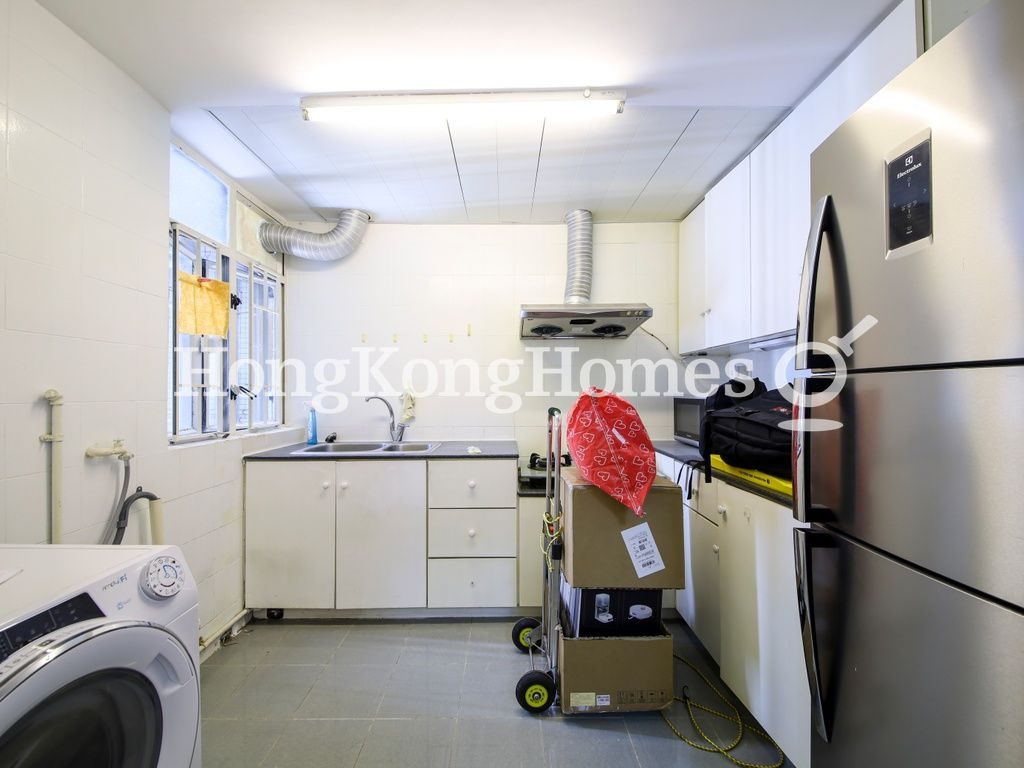 Kitchen — Park Towers - Tower One, North Point