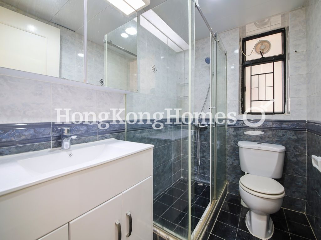 Guest Bathroom — Park Towers - Tower One, North Point