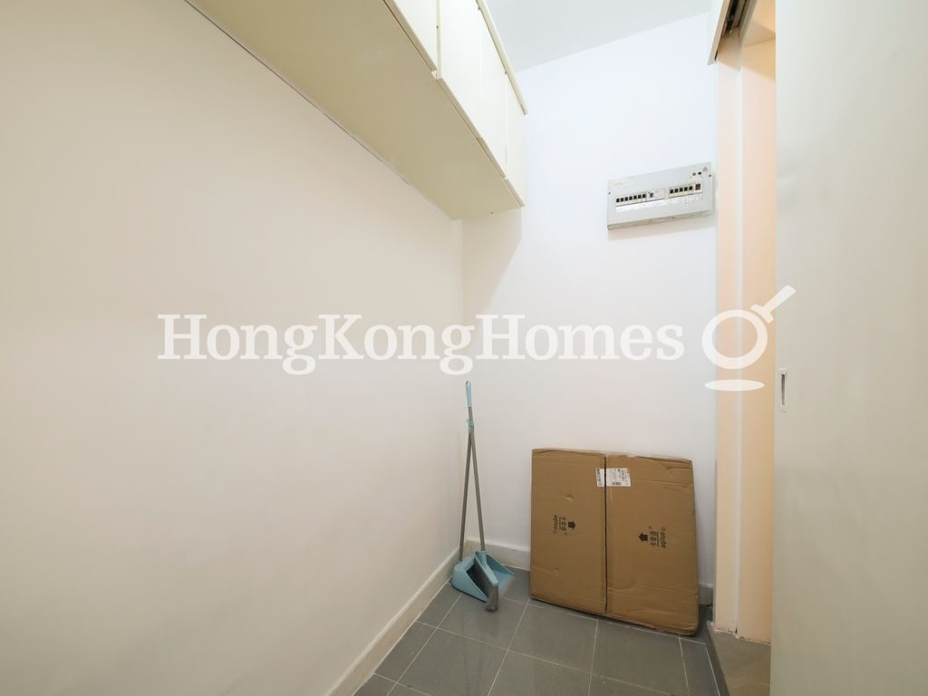 Maid's Room — Park Towers - Tower One, North Point
