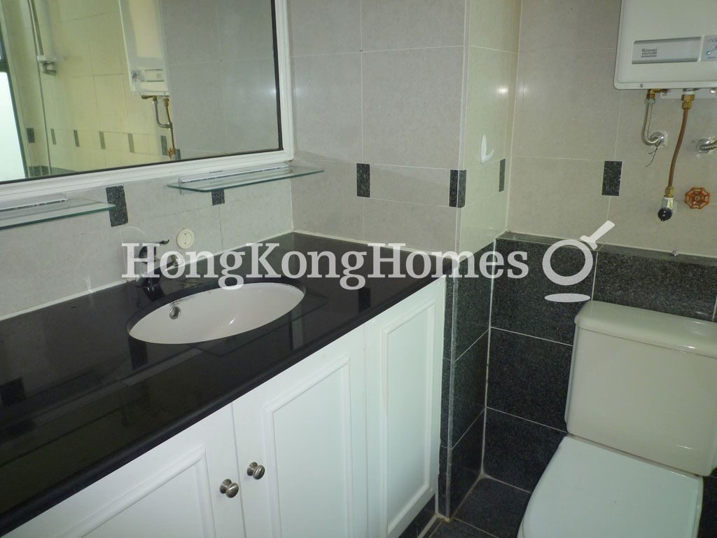 Master Bathroom — 愉景灣 8 期 - 海堤居 - 海堤徑 (1-33 單)，愉景灣