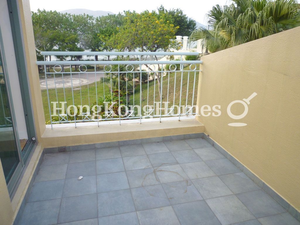 Terrace off 2nd & 3rd Bedrooms — 愉景灣 8 期 - 海堤居 - 海堤徑 (1-33 單)，愉景灣
