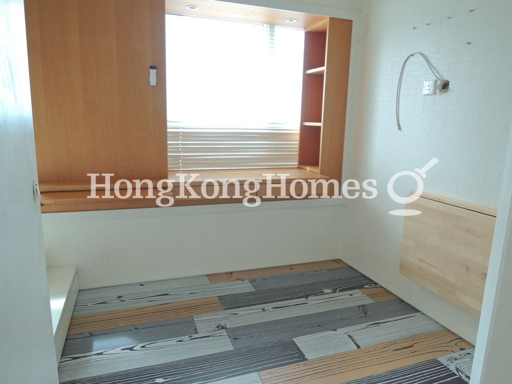 Second Bedroom — 擎天半島 3座，尖沙咀