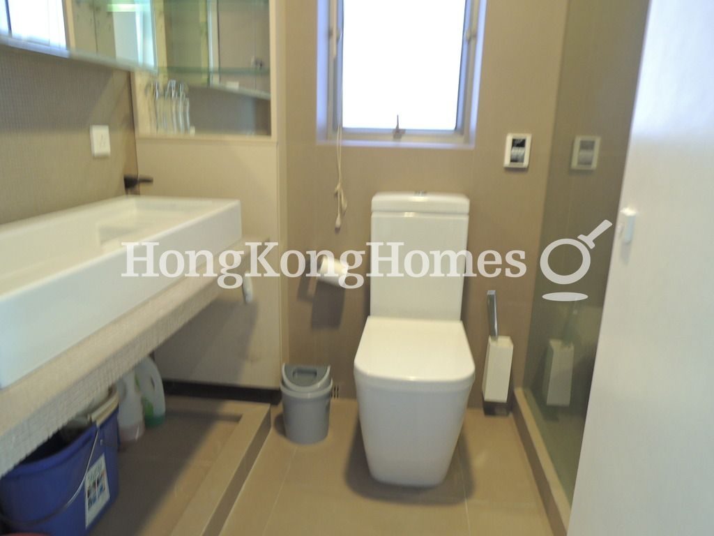 Guest Bathroom — 擎天半島 3座，尖沙咀