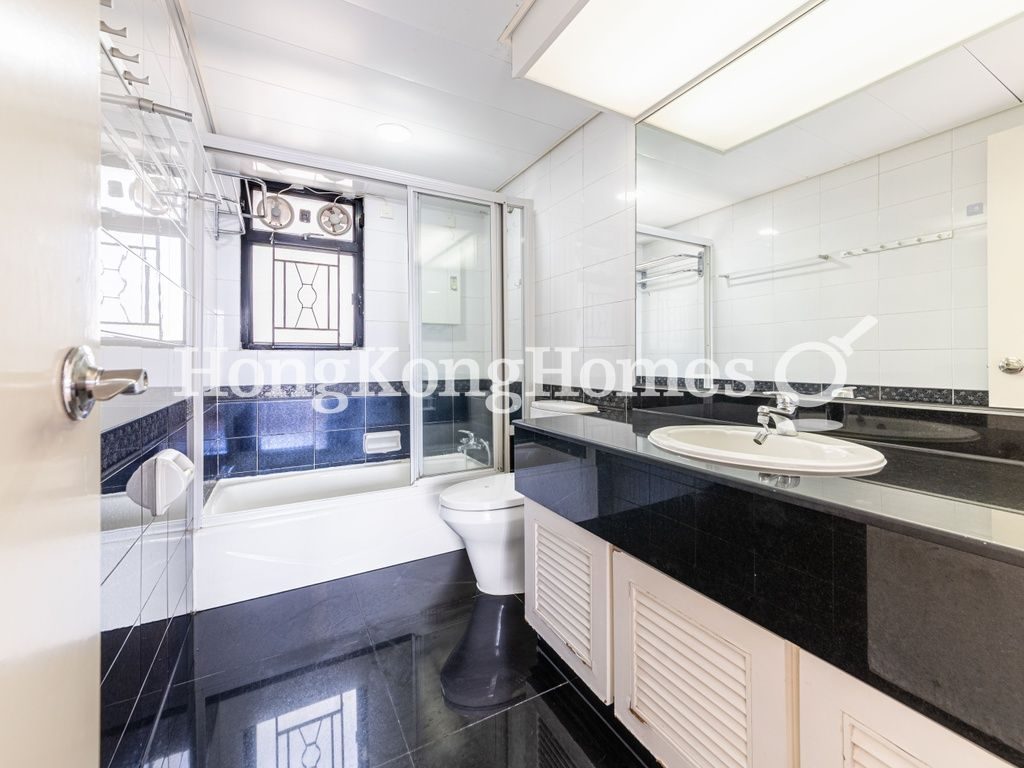 Master Bathroom — The Grand Panorama II, Mid-levels West