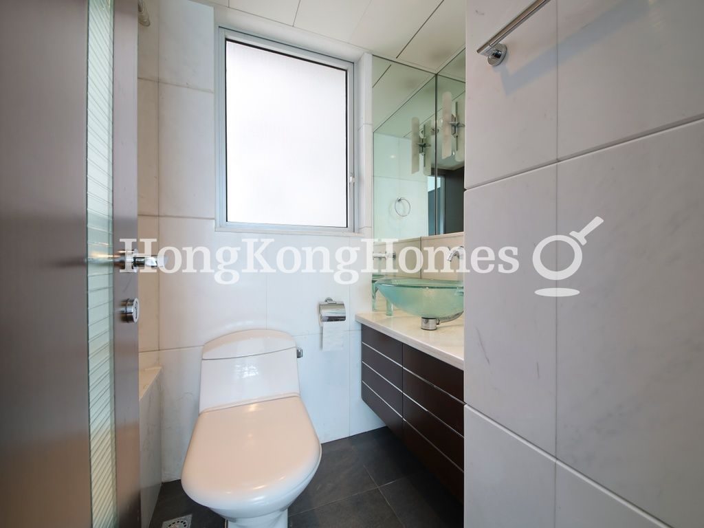 Master Bathroom — 君臨天下1座，尖沙咀