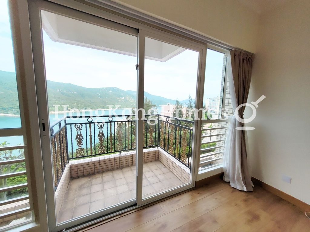 Balcony off Living and Dining Room — 紅山半島 - 第02座，大潭