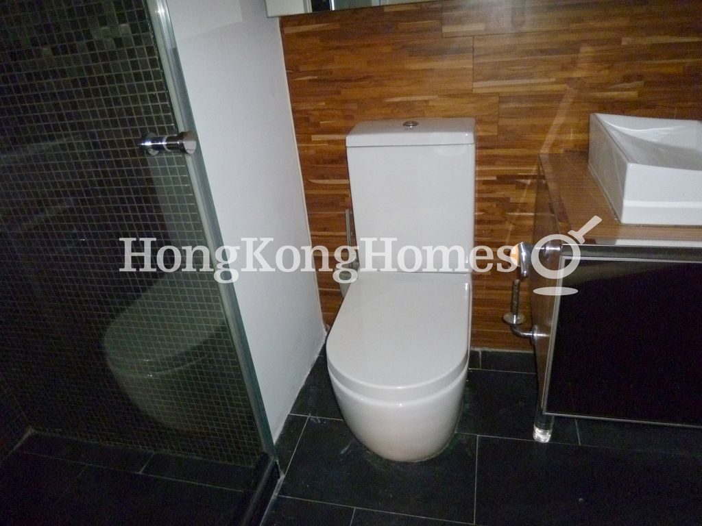 Guest Bathroom — 華星大廈，西半山