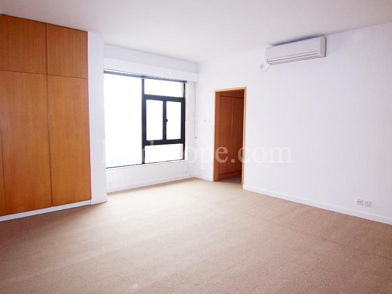 photo 4 — Leon Court, Midlevels East