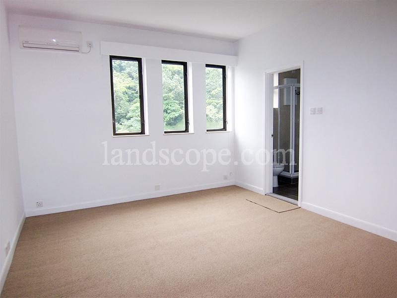 photo 6 — Leon Court, Midlevels East