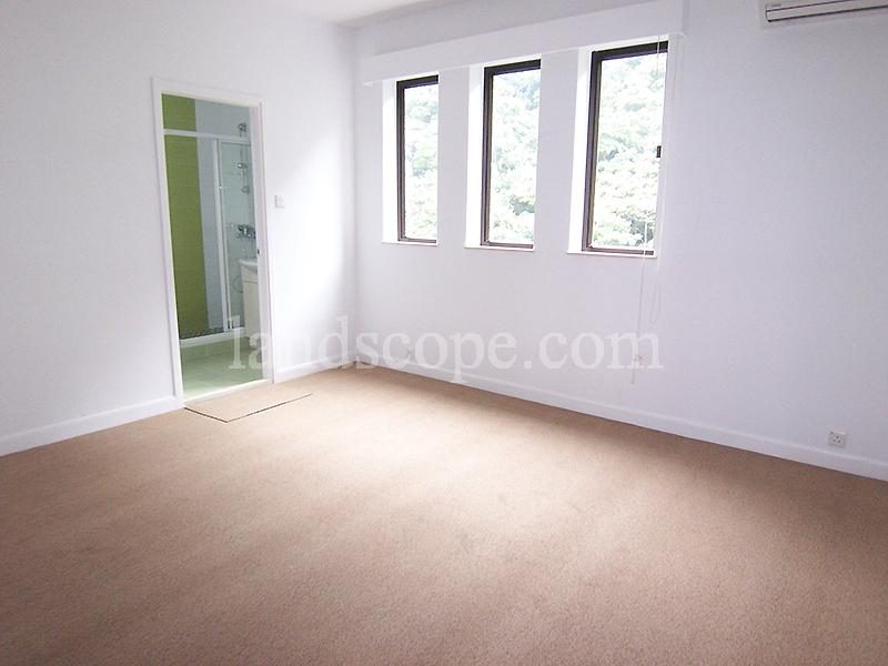 photo 8 — Leon Court, Midlevels East