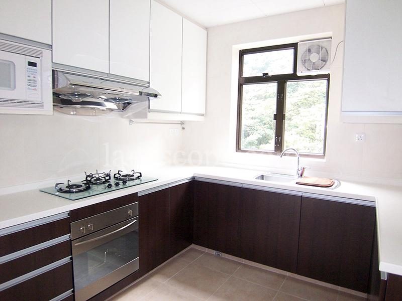 photo 9 — Leon Court, Midlevels East